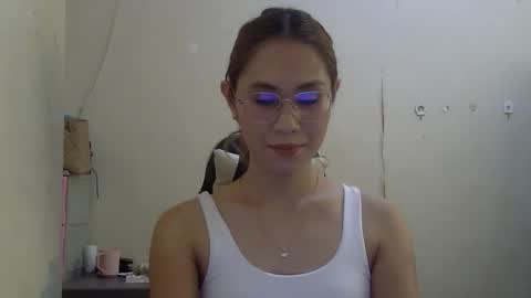 chelly4u69 online show from October 27, 5:51 am