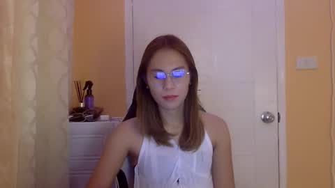 chelly4u69 online show from December 1, 4:54 am