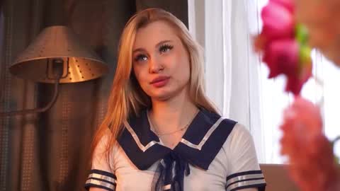 Snapshot of cherelleveld chatting on September 27, 3:37 am LorenLinda online show from September 27, 3:37 am