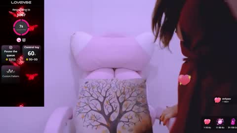 Snapshot of cherriana chatting on October 19, 4:39 am Cheri online show from October 19, 4:39 am