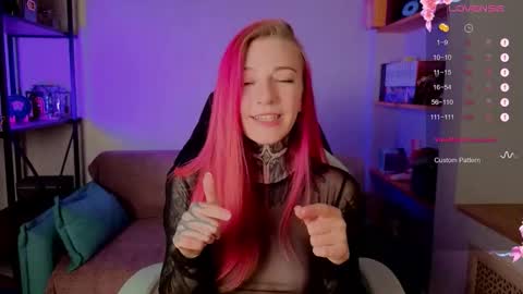 Snapshot of cherry_roxy chatting on October 4, 9:01 pm Roxy online show from October 4, 9:01 pm