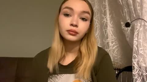 Lei online show from December 16, 2:34 pm