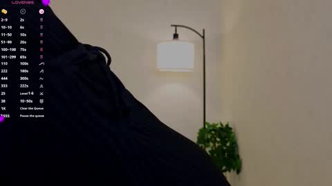 Loise online show from March 13, 5:27 pm