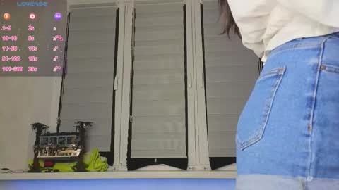 Lysia online show from March 11, 2:42 pm