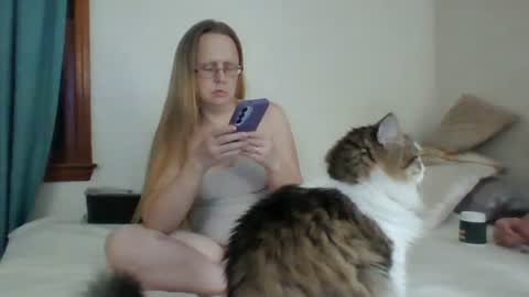 Snapshot of chevybear69 chatting on October 4, 11:57 pm Jade and Thomas online show from October 4, 11:57 pm