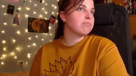 Snapshot of chill_saya chatting on September 28, 9:46 pm Saya online show from September 28, 9:46 pm