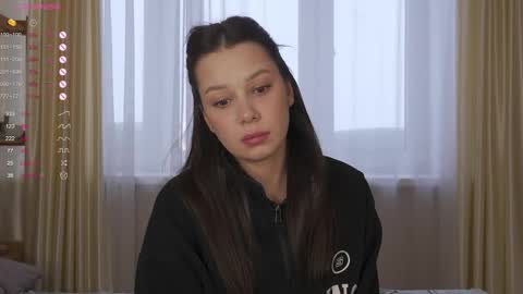 Nicole online show from February 1, 6:43 am