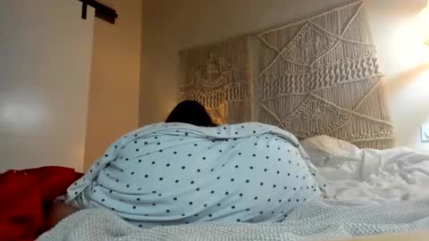 yoursensualparadise online show from February 24, 12:08 pm