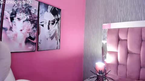 Snapshot of chloe__evans_ chatting on October 8, 12:11 pm Chloe online show from October 8, 12:11 pm