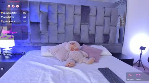 Snapshot of chloe__evans_ chatting on February 19, 10:20 pm Chloe online show from February 19, 10:20 pm