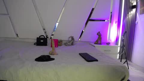 Chloe  online show from March 19, 1:27 pm