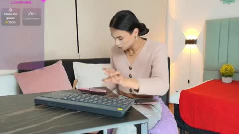 Snapshot of chloe_cherry21 chatting on February 26, 2:19 am chloe cherry21 online show from February 26, 2:19 am