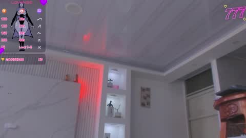 chloe_cooperr online show from March 28, 12:39 pm