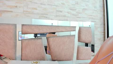 chloe online show from December 22, 10:22 am