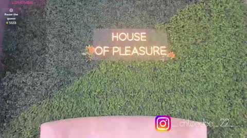 Chloe online show from October 12, 1:04 pm