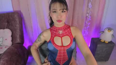 Snapshot of chloe_evans12 chatting on October 19, 3:00 am Chloe online show from October 19, 3:00 am