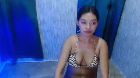 chloe and harlot online show from May 10, 3:40 pm
