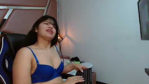 chloe_heatf online show from February 15, 4:14 am