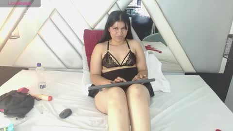 chloe_heatf online show from March 8, 2:01 am