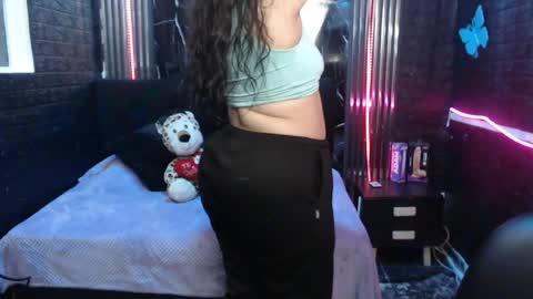 chloe_smith5 online show from June 1, 1:12 pm