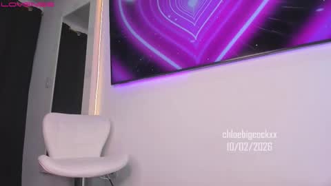 Im Chloe    independent account      online show from February 11, 4:05 am