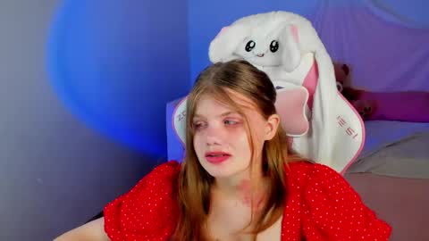 ChloeHalses online show from May 14, 5:22 pm