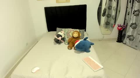 Laura  independent model online show from June 11, 1:38 am