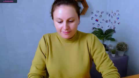 Snapshot of chloejill_ chatting on October 14, 4:10 pm Chloe online show from October 14, 4:10 pm