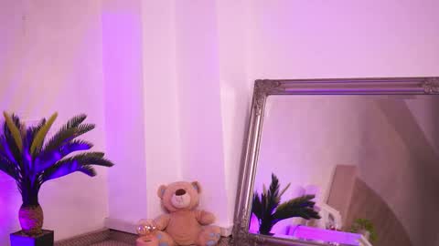 Chlo online show from September 21, 5:44 am