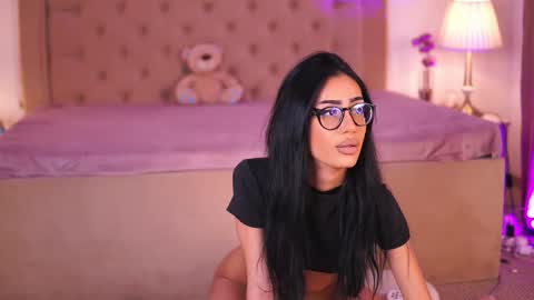 Chlo online show from November 13, 4:15 am