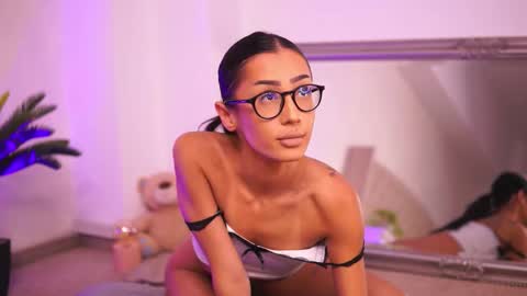 Chlo online show from September 22, 5:55 am