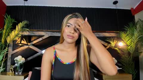 Snapshot of chloetaylorr_ chatting on March 11, 9:04 pm CHLOE online show from March 11, 9:04 pm