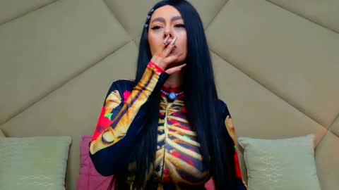 Chloe Vee online show from March 25, 6:09 am