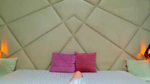 Chloe Vee online show from February 23, 6:37 am