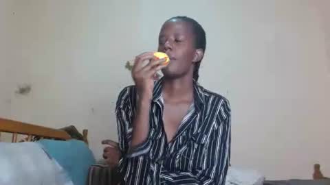 chocolatebony_ online show from June 7, 4:56 pm