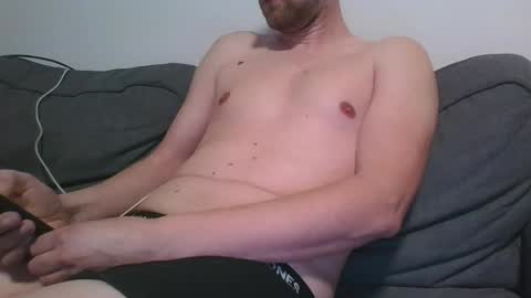 chris280989 online show from April 25, 6:49 pm