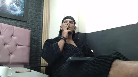 chris_dick2 online show from October 17, 6:50 am