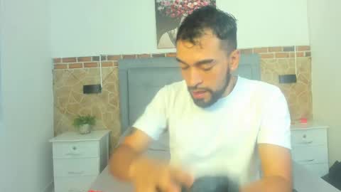 chris_kizz online show from December 20, 11:21 am