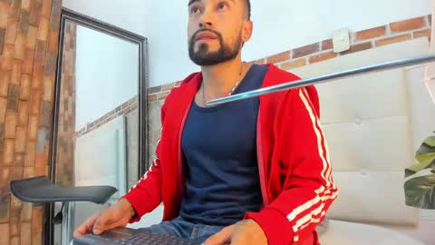 chris_kizz online show from December 31, 11:20 am