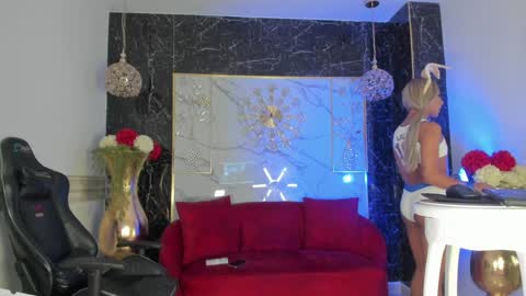 Snapshot of chris_twiink chatting on February 8, 4:57 am Chris online show from February 8, 4:57 am