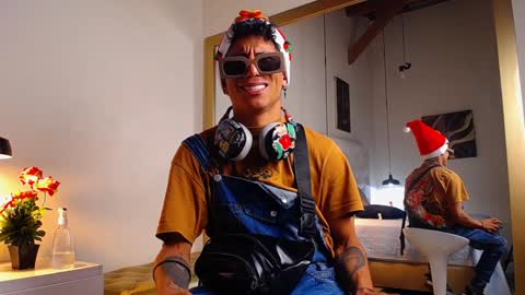 Chris Weell online show from December 21, 3:03 am