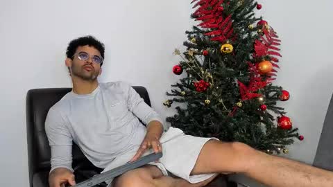 Im Chirs IM MODEL INDEPENDT online show from November 21, 3:54 pm