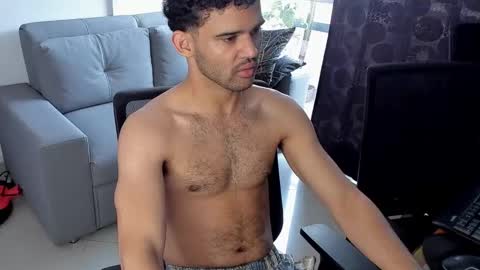 Im Chirs IM MODEL INDEPENDT online show from February 18, 3:10 pm