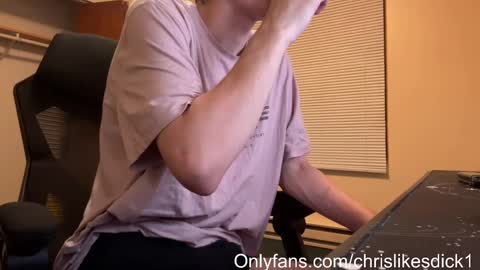 Snapshot of chrislikesdick1 chatting on October 1, 12:10 am chrislikesdick1 online show from October 1, 12:10 am