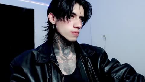 CHRIS  INDEPENT MODEL online show from February 18, 2:16 am