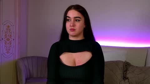 Christina online show from March 4, 9:32 pm