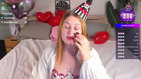 christine_wallker online show from September 13, 2:03 am