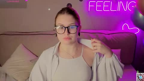 christine_wallker online show from October 7, 1:12 am