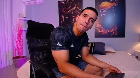 Snapshot of christopherblack_ chatting on September 25, 1:40 pm Christopher Black online show from September 25, 1:40 pm