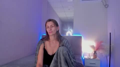 Snapshot of christybrooks chatting on September 18, 12:47 am ChristyBrooks online show from September 18, 12:47 am